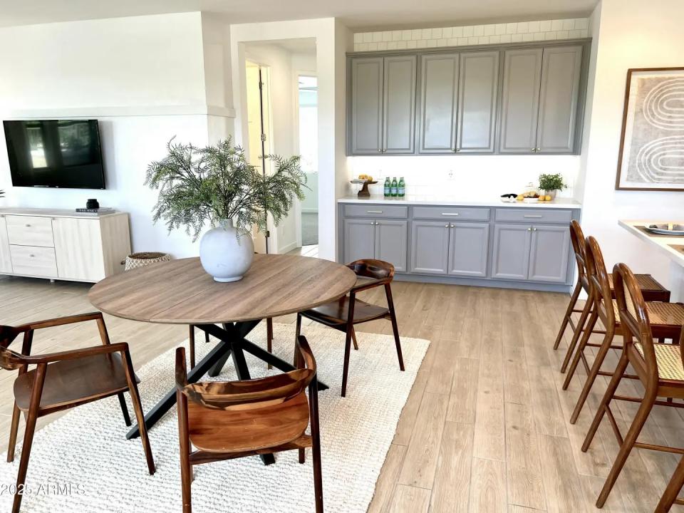 Real Estate Picture 21