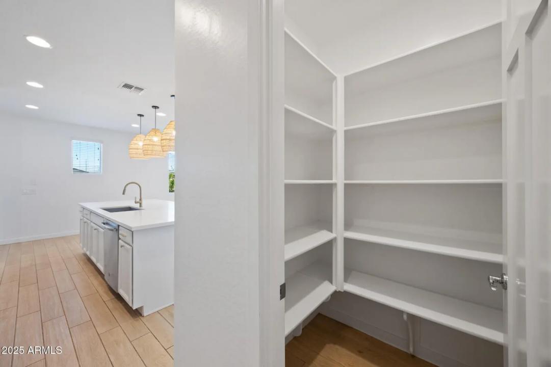 Real Estate Picture 28