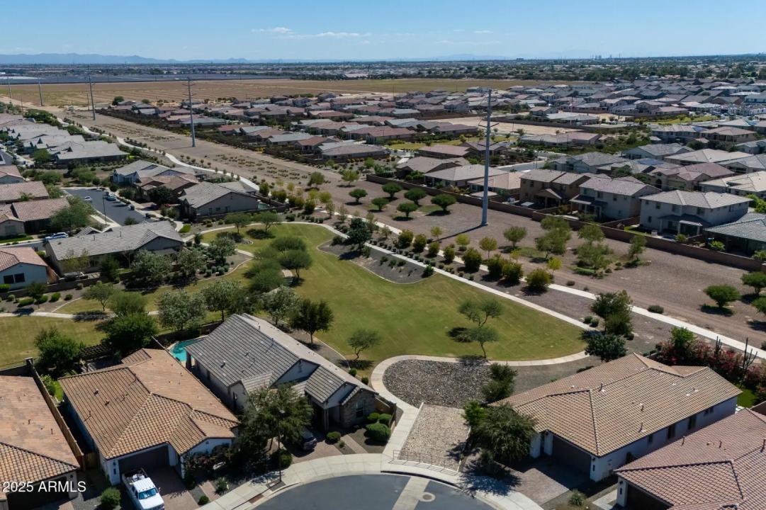 Real Estate Picture 41