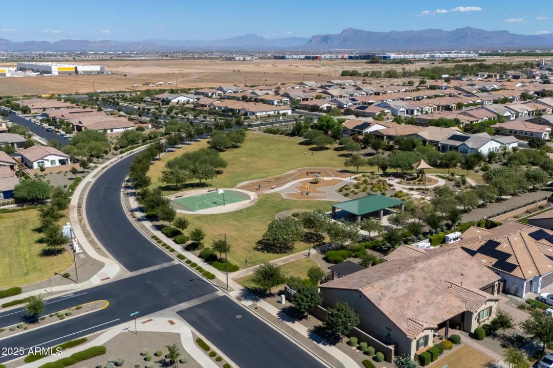 Real Estate Picture 42