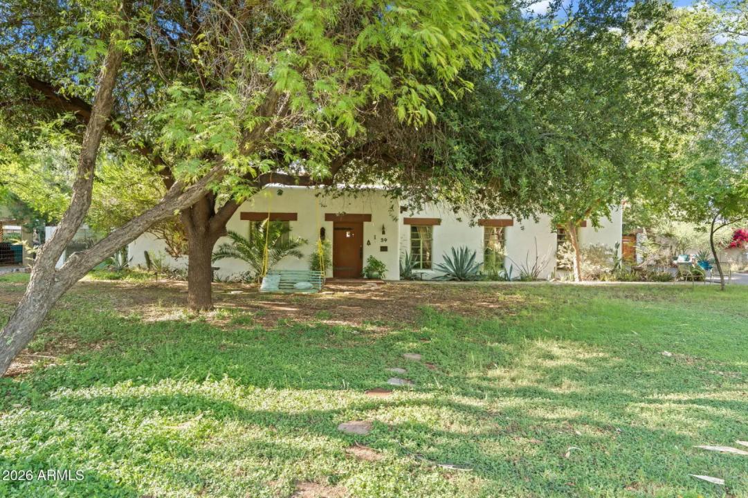 Real Estate Picture 2