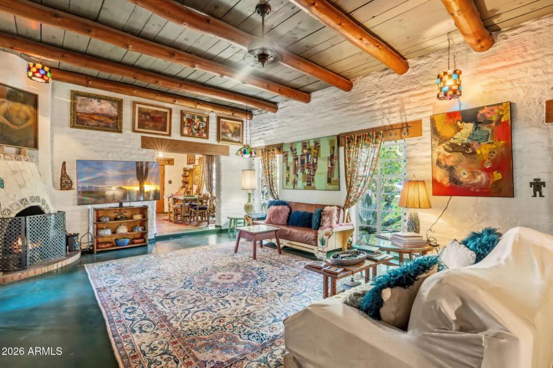 Real Estate Picture 4