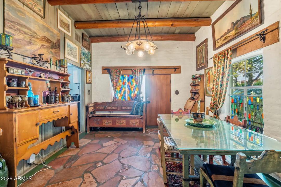 Real Estate Picture 12
