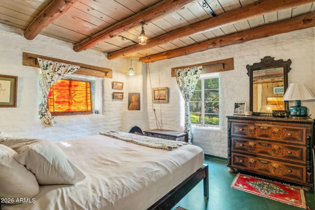 Real Estate Picture 13