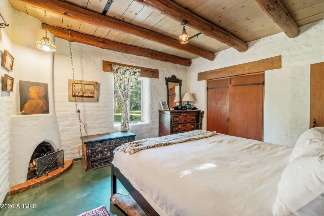 Real Estate Picture 14