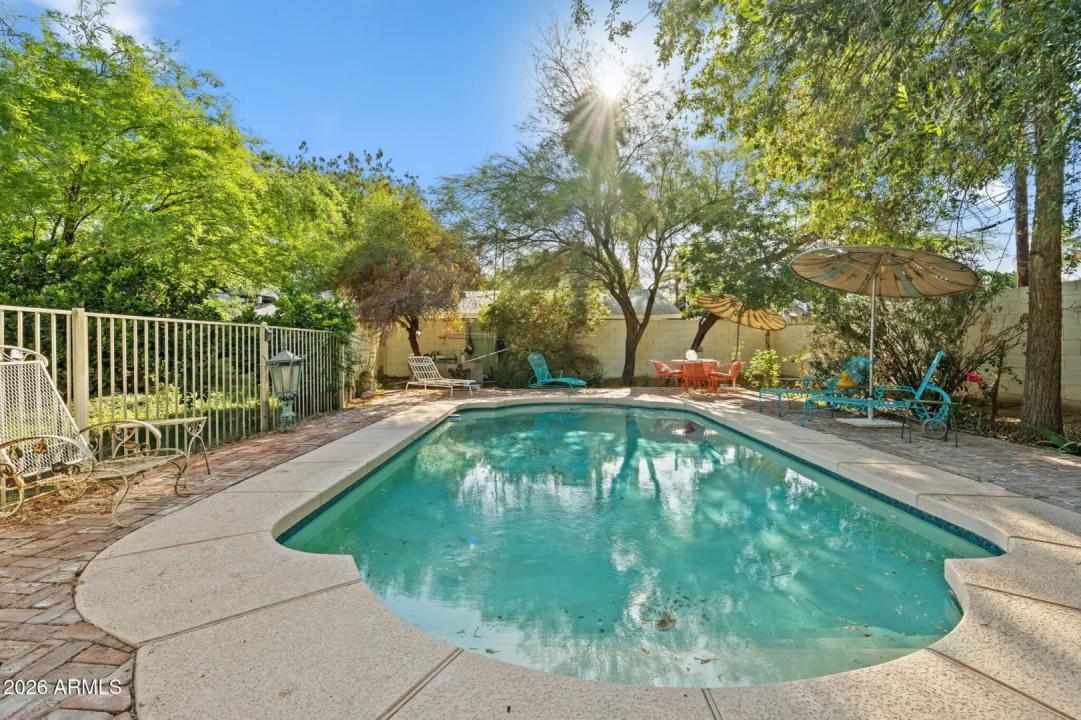 Real Estate Picture 15