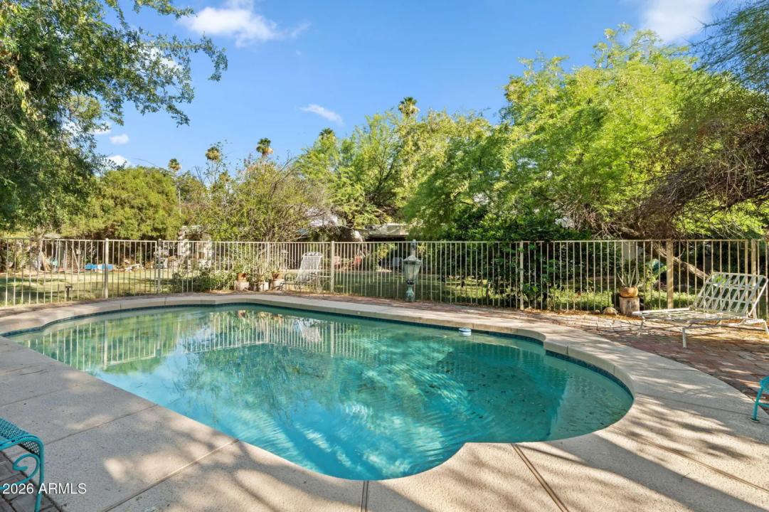 Real Estate Picture 16