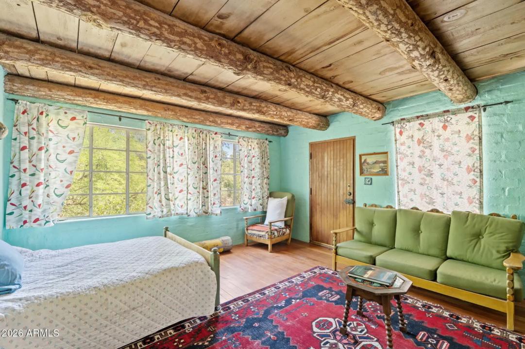 Real Estate Picture 16