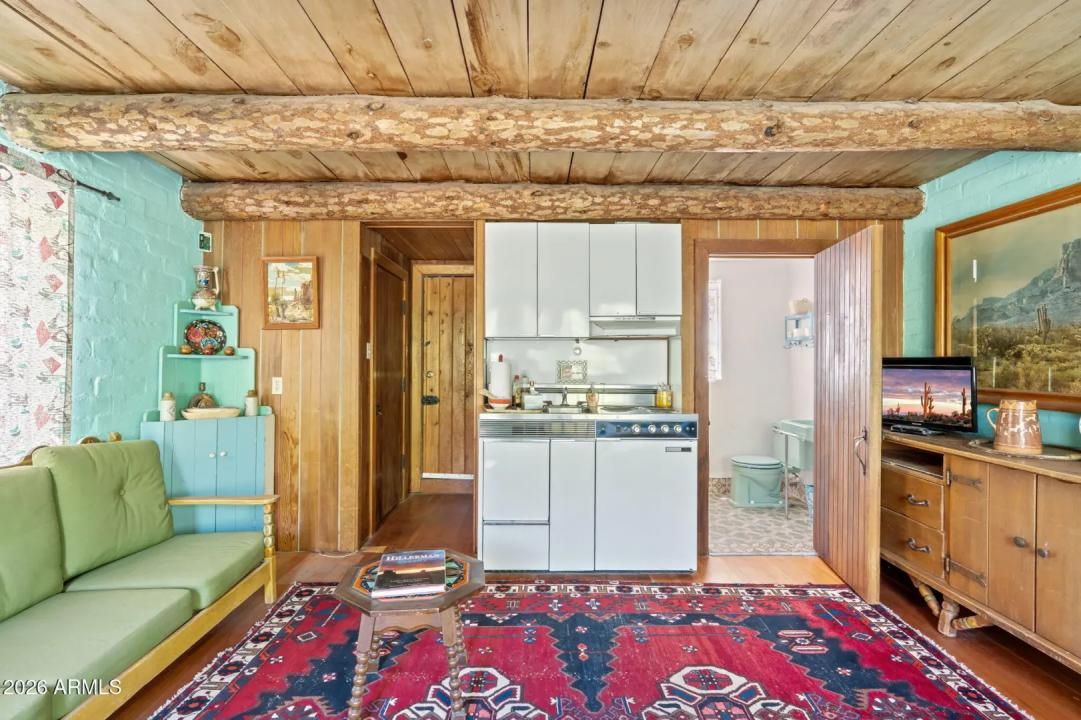 Real Estate Picture 17