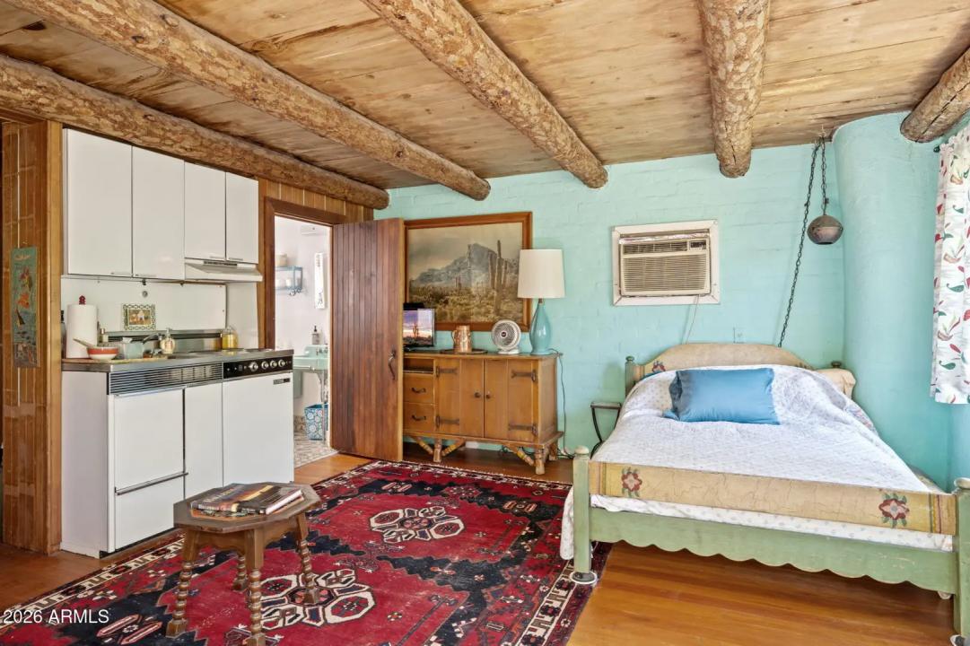 Real Estate Picture 18