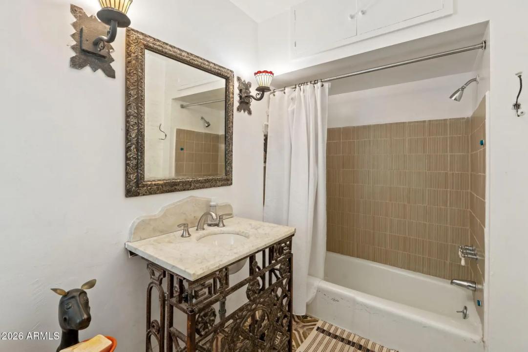 Real Estate Picture 21