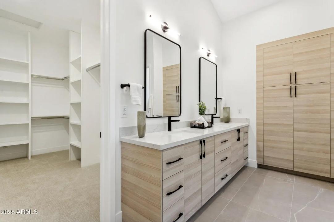 Real Estate Picture 17