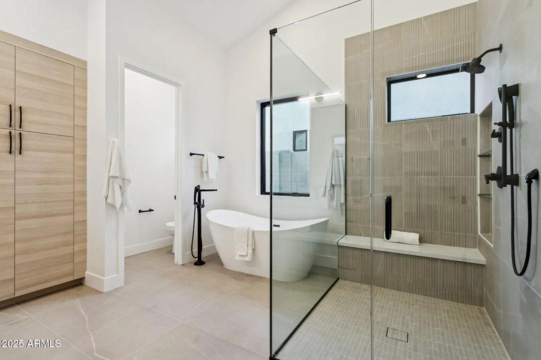 Real Estate Picture 18