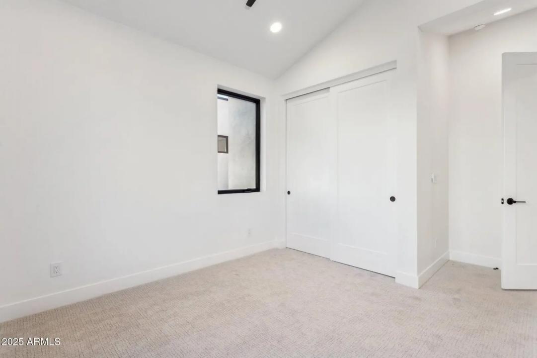 Real Estate Picture 24