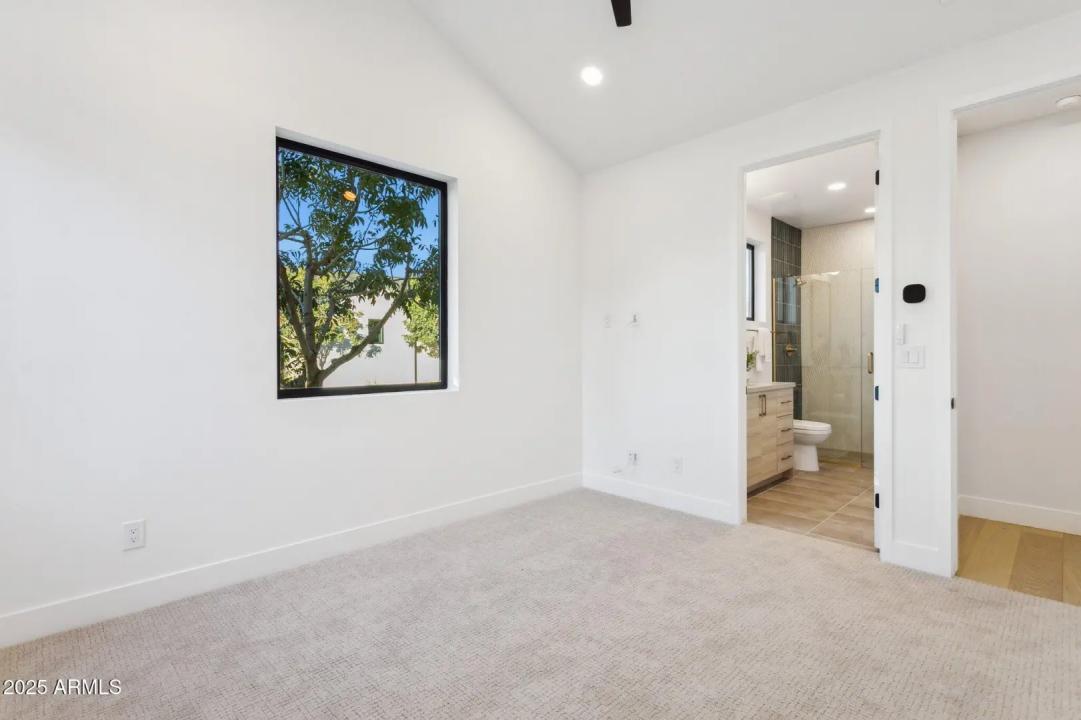 Real Estate Picture 26