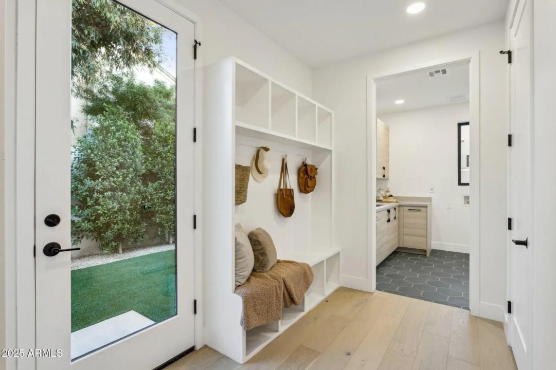 Real Estate Picture 28