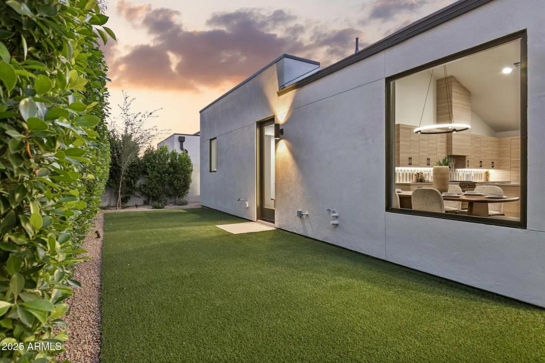 Real Estate Picture 34