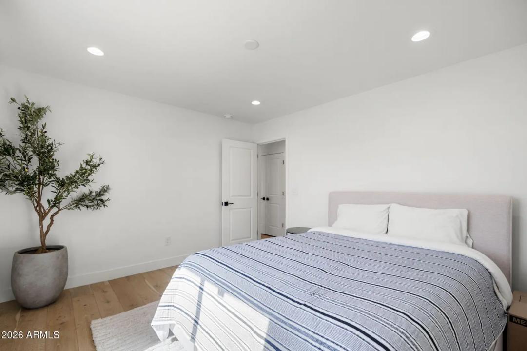 Real Estate Picture 27