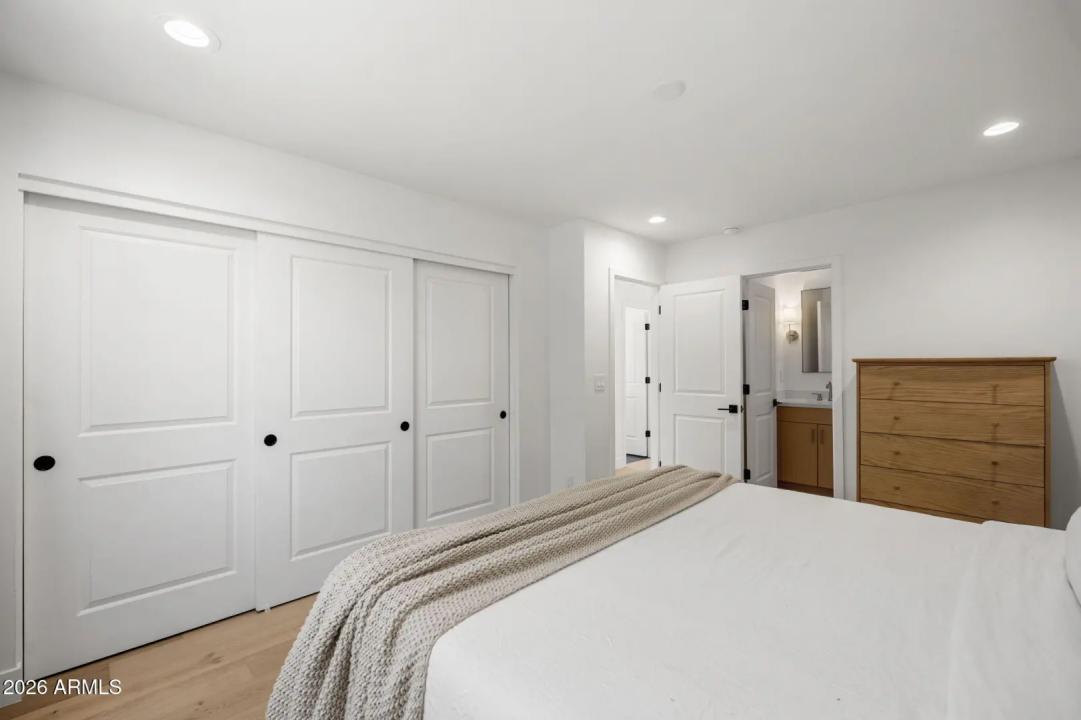 Real Estate Picture 29