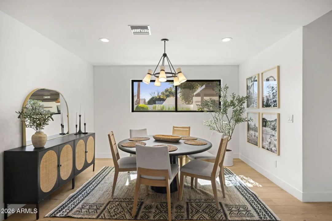 Real Estate Picture 10