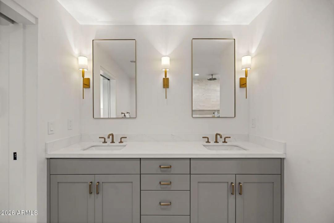 Real Estate Picture 17