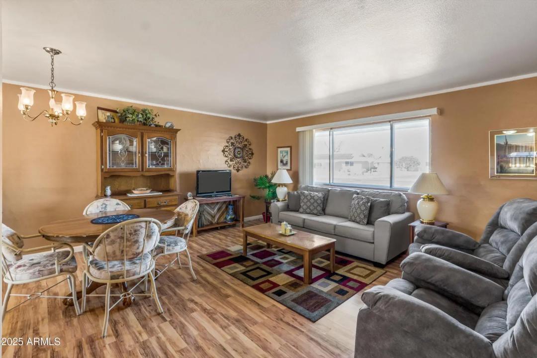 Real Estate Picture 7