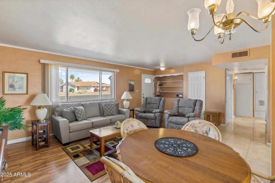 Real Estate Picture 8