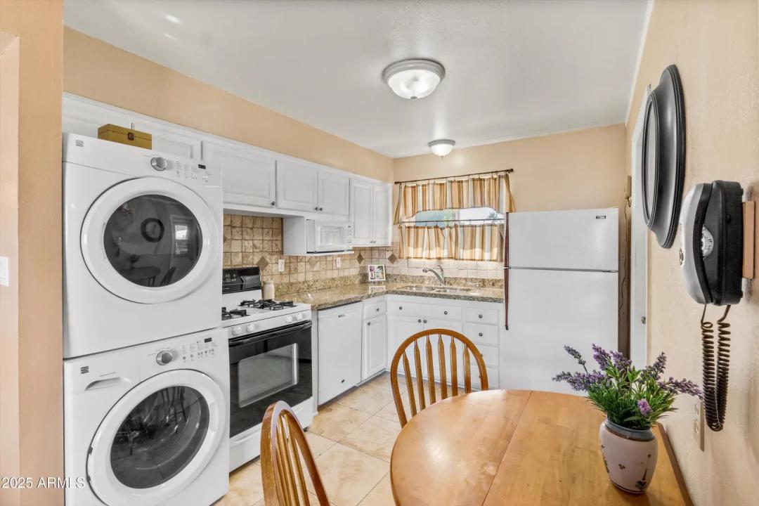 Real Estate Picture 9