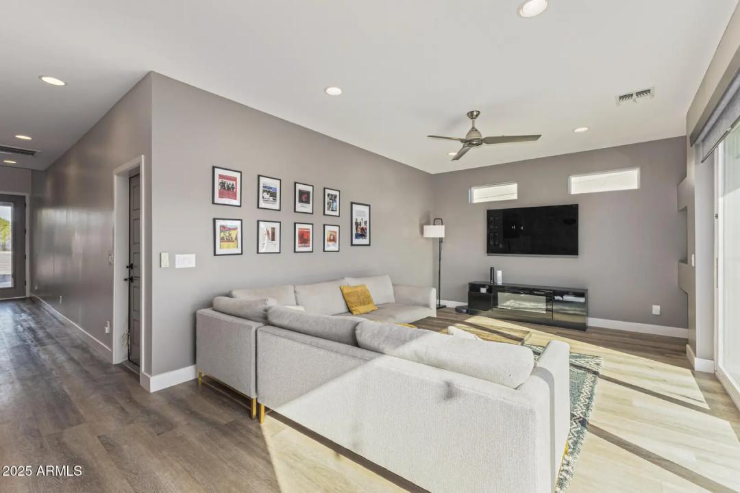 Real Estate Picture 13