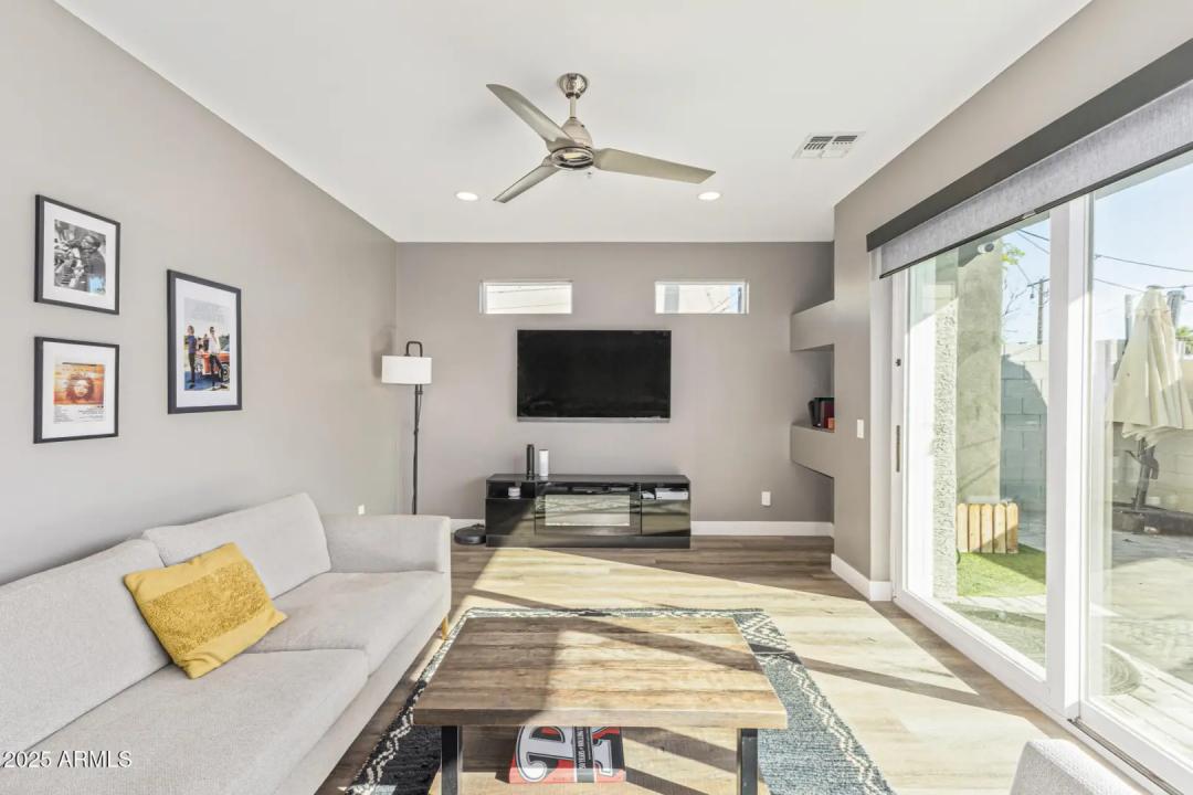 Real Estate Picture 14