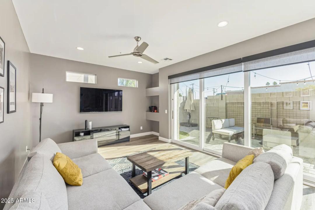 Real Estate Picture 11