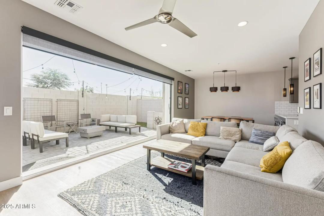 Real Estate Picture 4