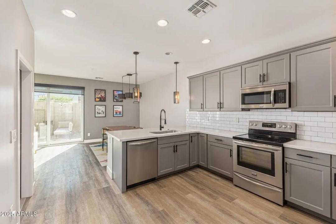 Real Estate Picture 1