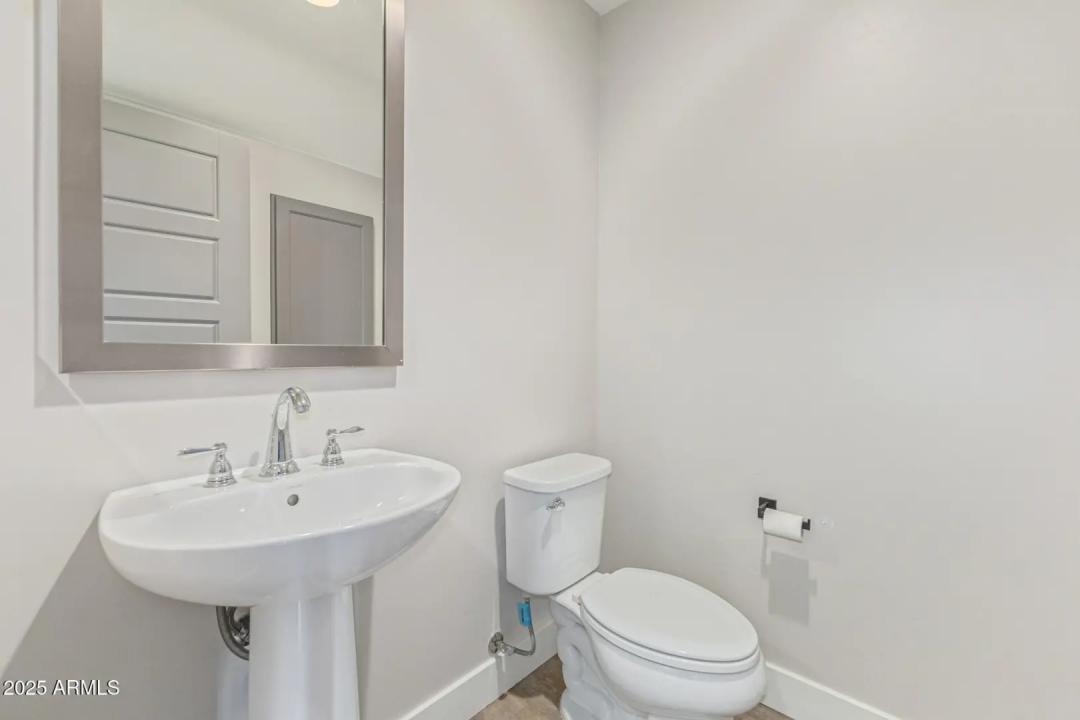 Real Estate Picture 23