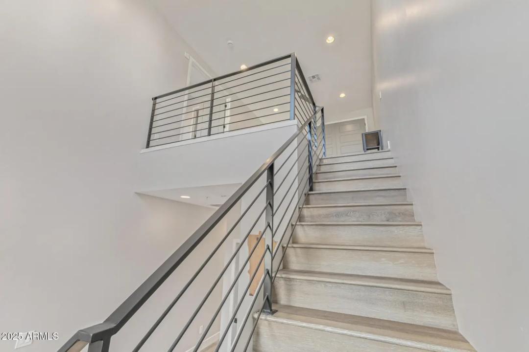 Real Estate Picture 24