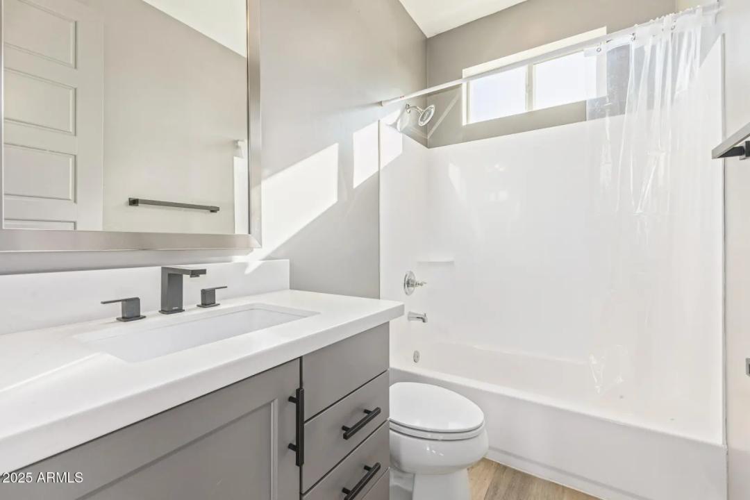 Real Estate Picture 37