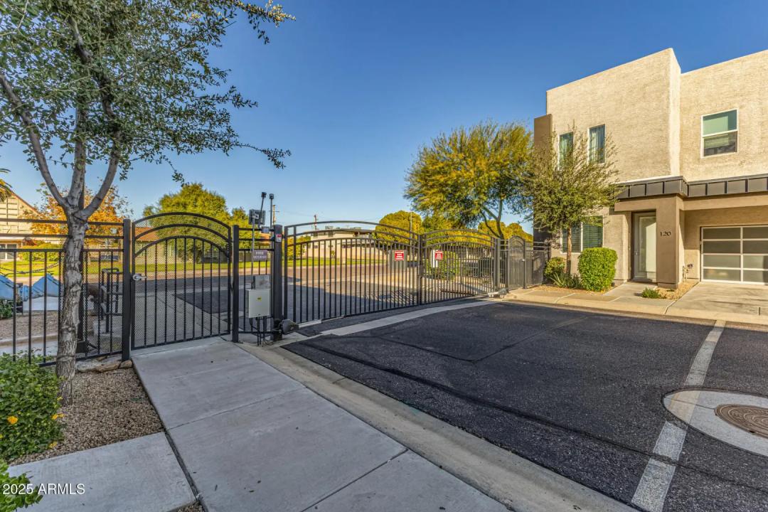 Real Estate Picture 6