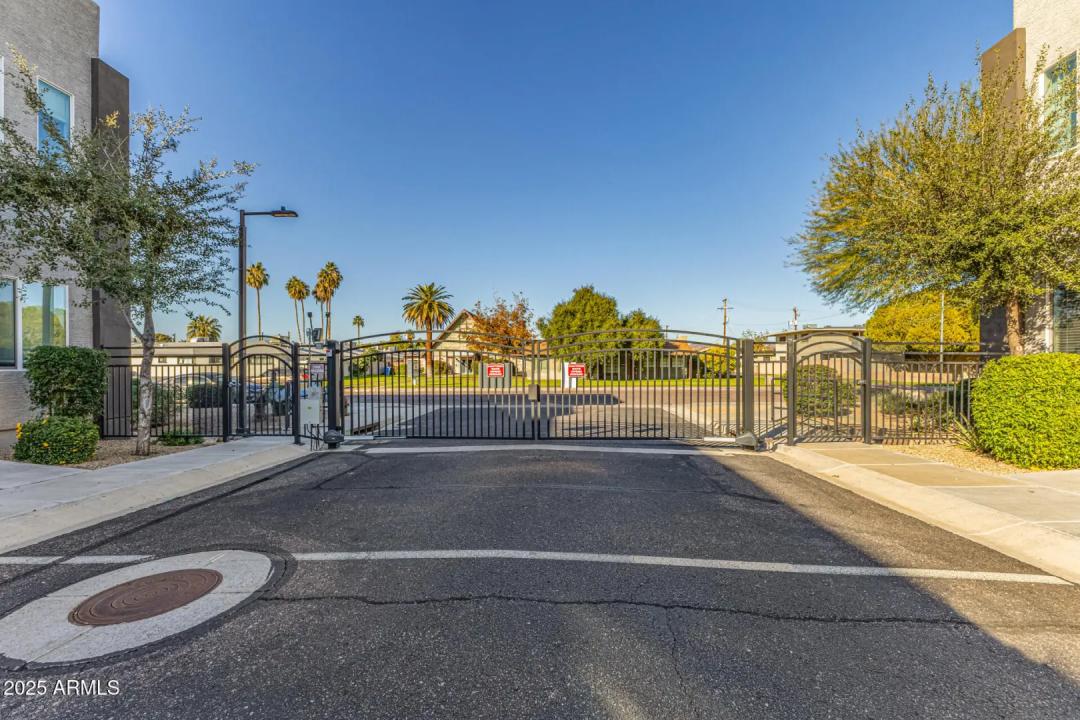 Real Estate Picture 50