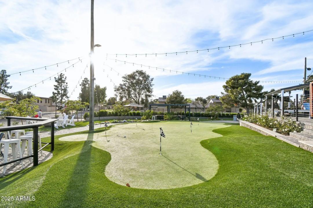 Real Estate Picture 15