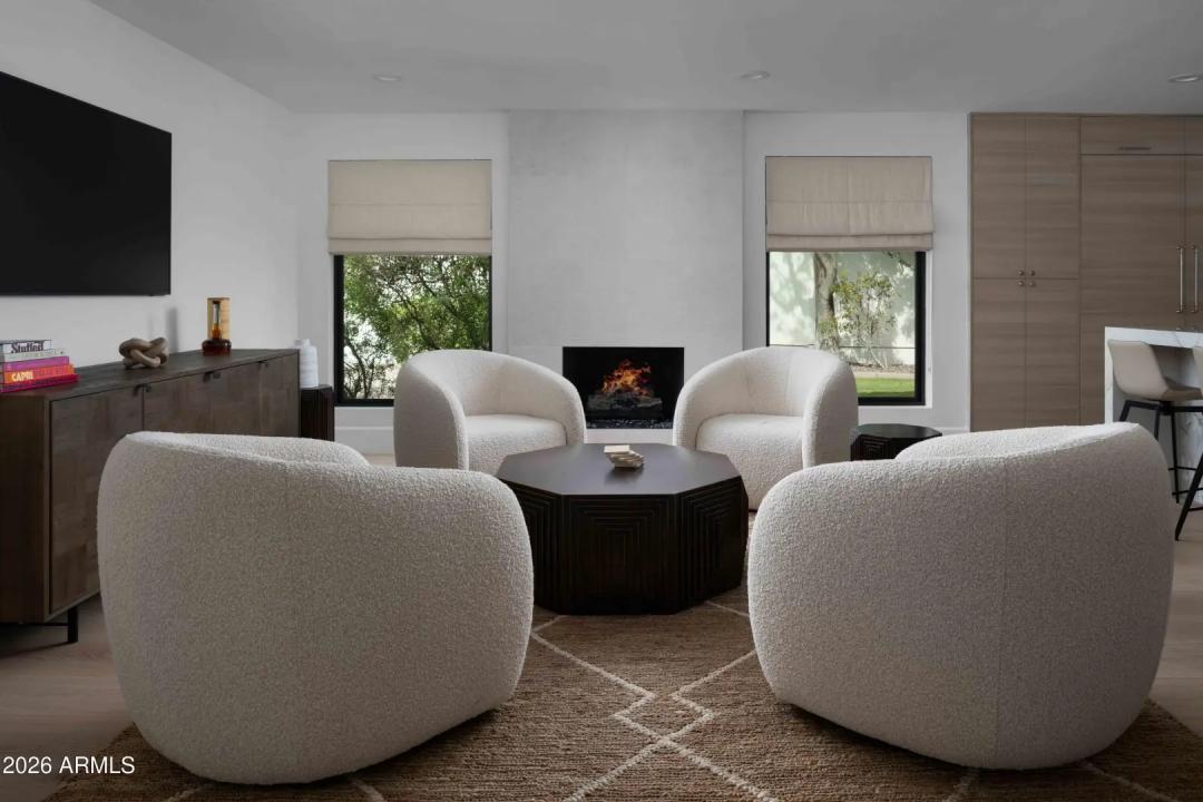 Real Estate Picture 3