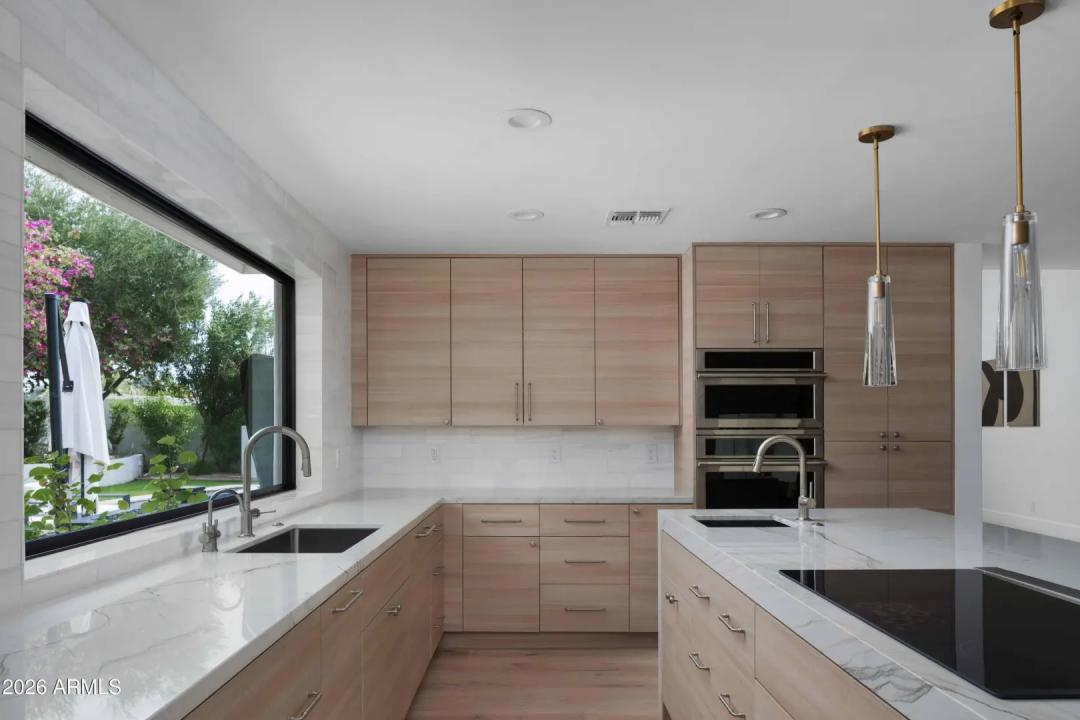 Real Estate Picture 6