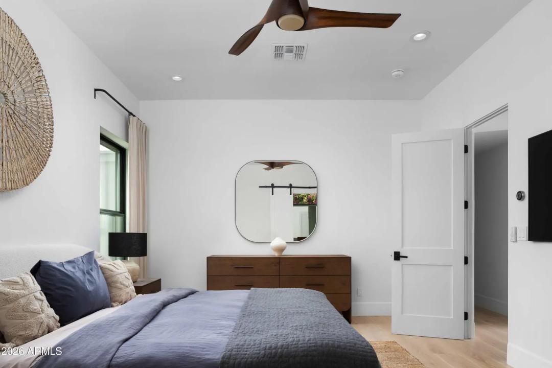 Real Estate Picture 7