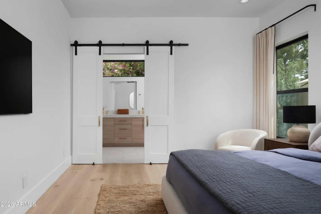 Real Estate Picture 8