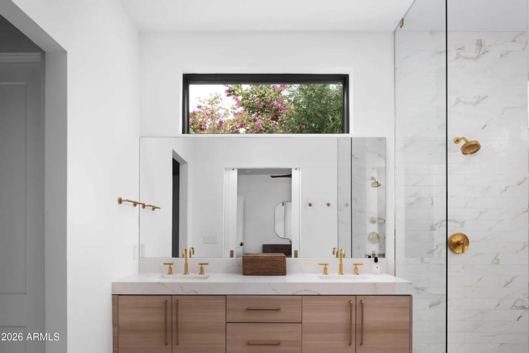 Real Estate Picture 9