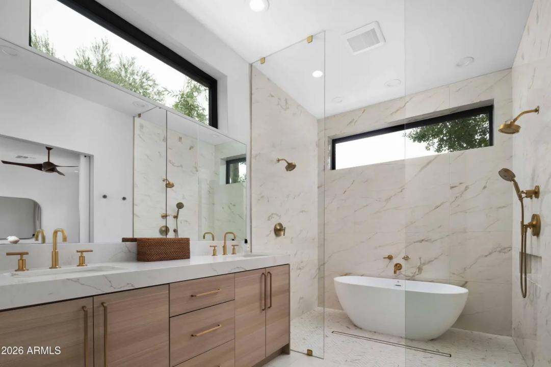 Real Estate Picture 10