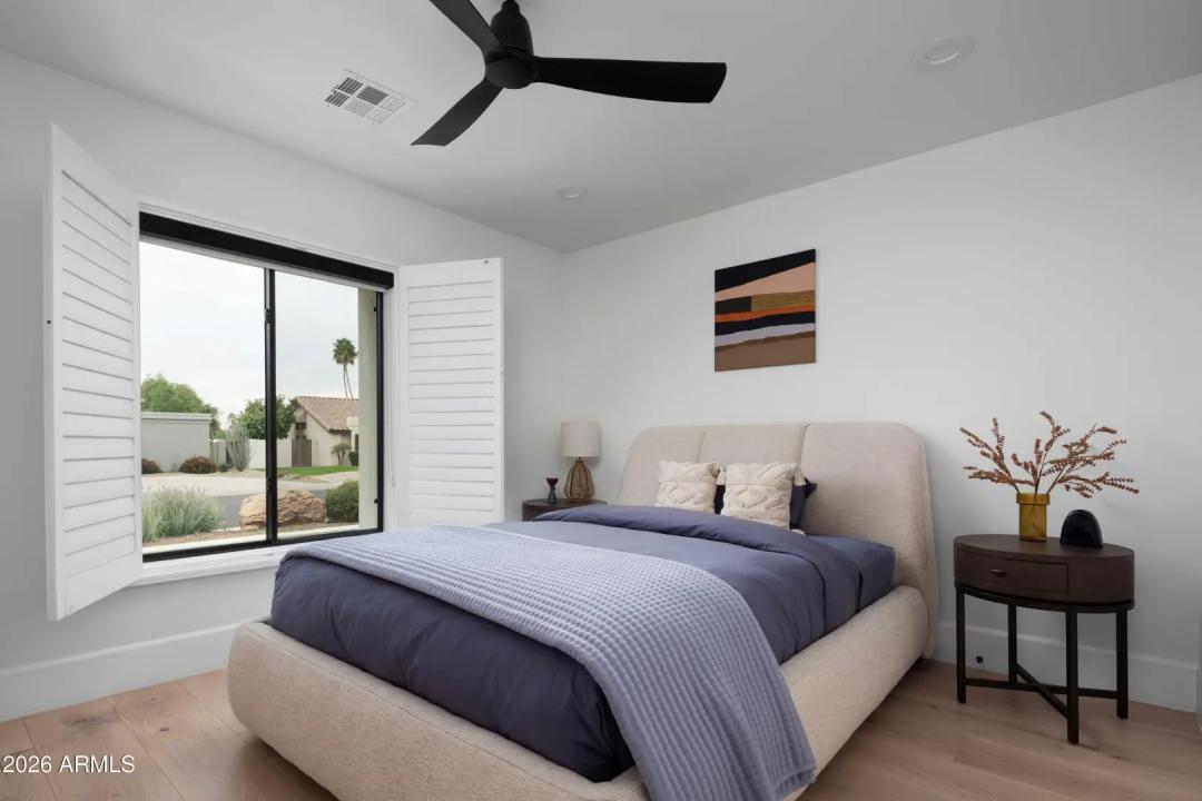 Real Estate Picture 11