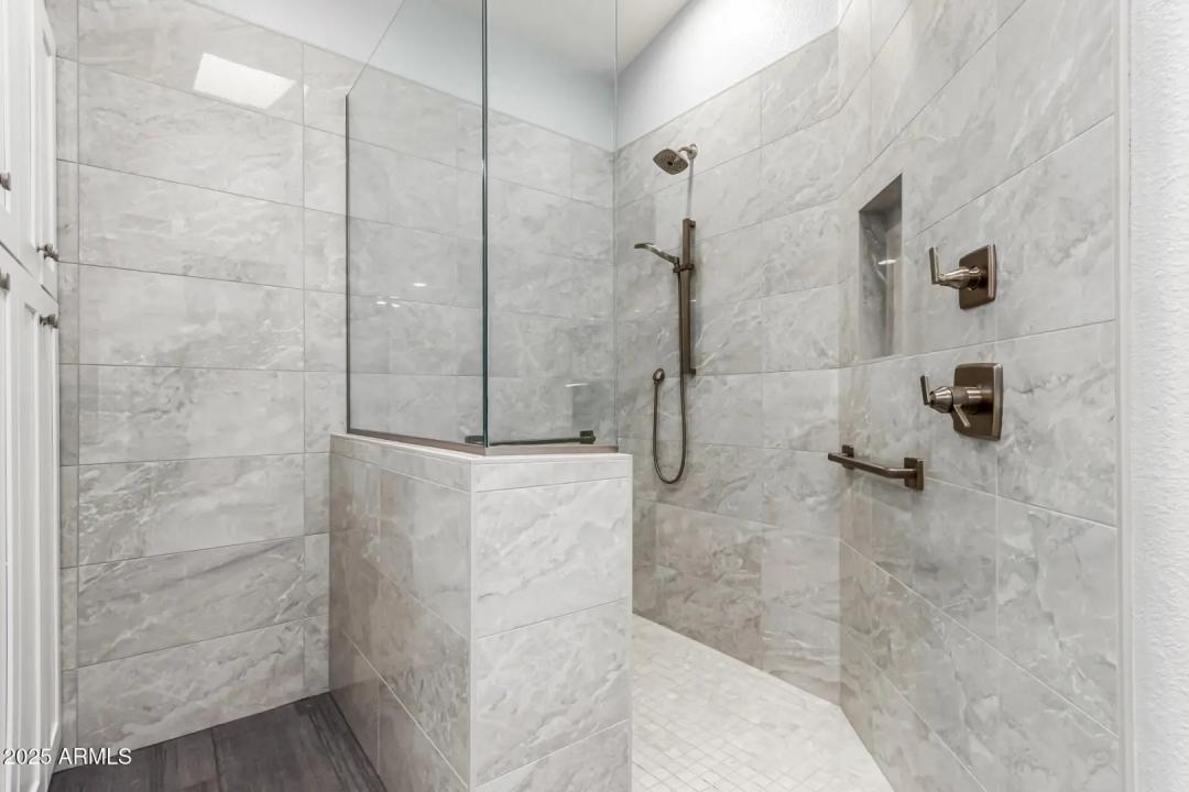 Real Estate Picture 13