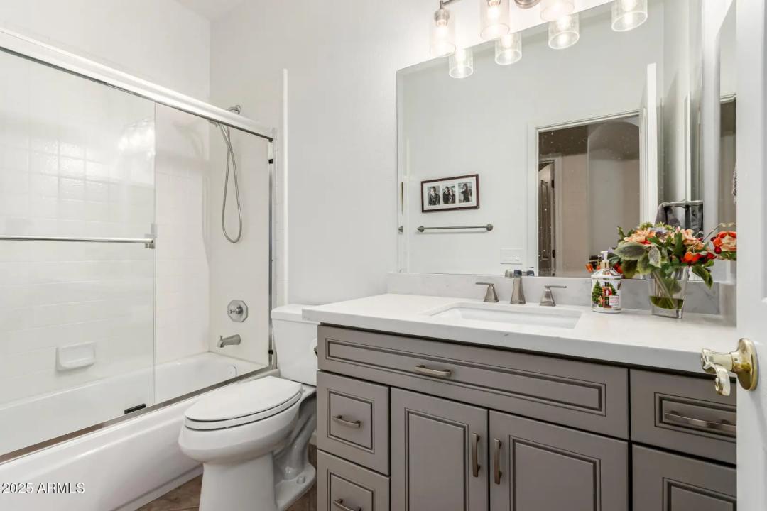 Real Estate Picture 14