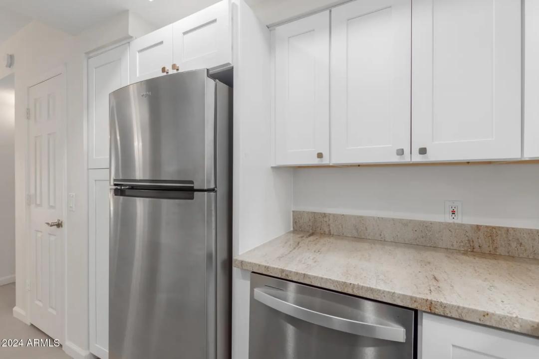 Real Estate Picture 9