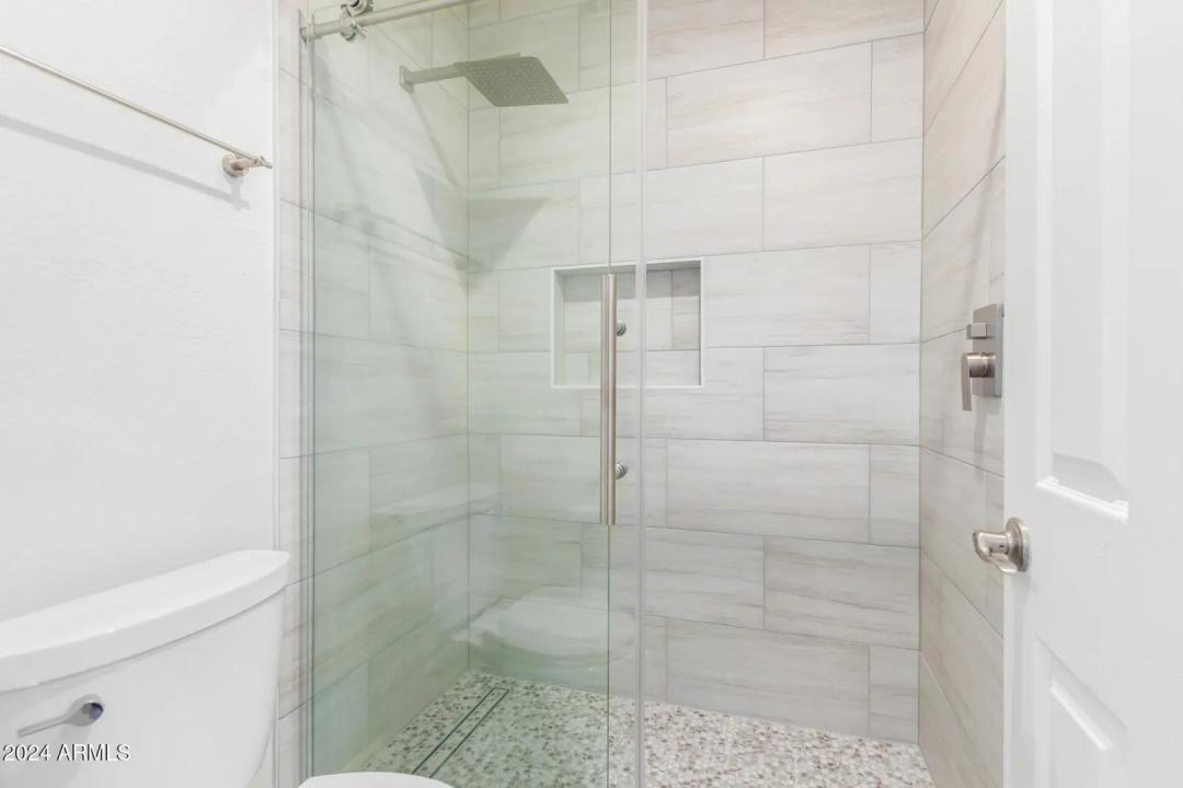 Real Estate Picture 14